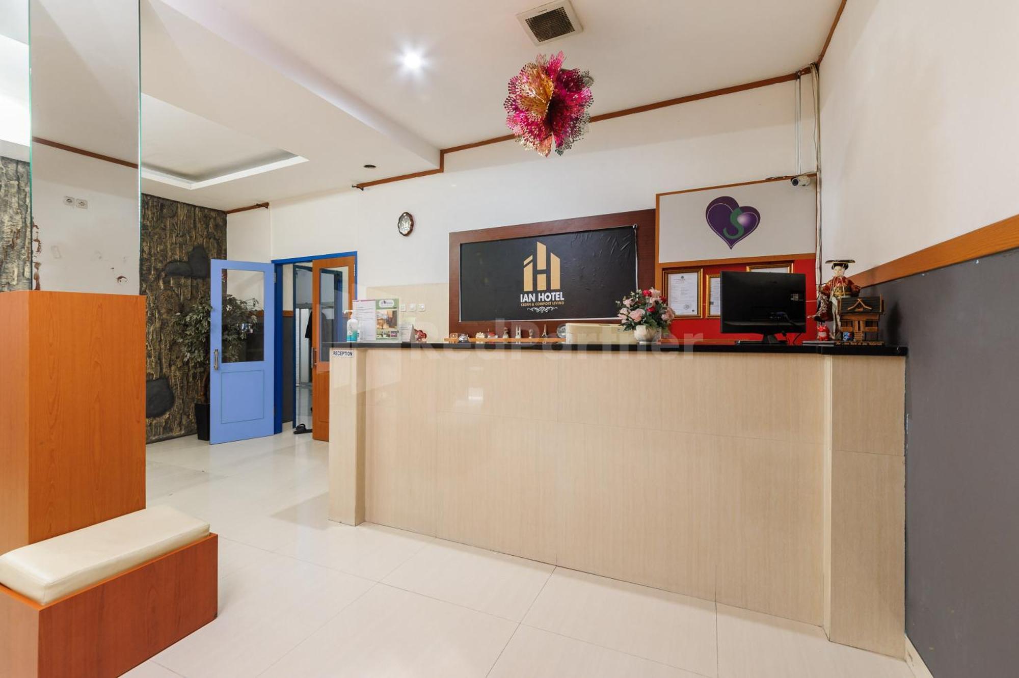 Ian Hotel Jaksa Mitra Reddoorz Jakarta Exterior foto
