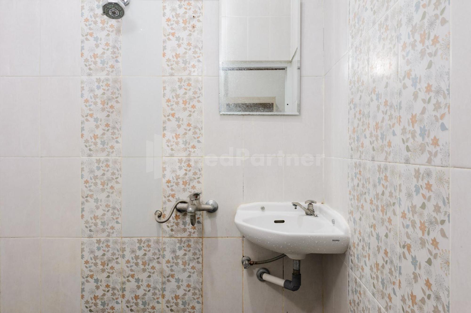 Ian Hotel Jaksa Mitra Reddoorz Jakarta Exterior foto